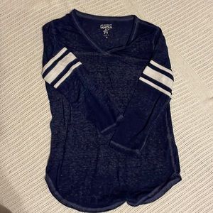 Blue 3/4 shirt with white stripes on the sleeves